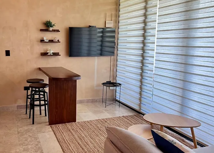 Apartment Across From The With 2 Pools & Jungle Vibes *