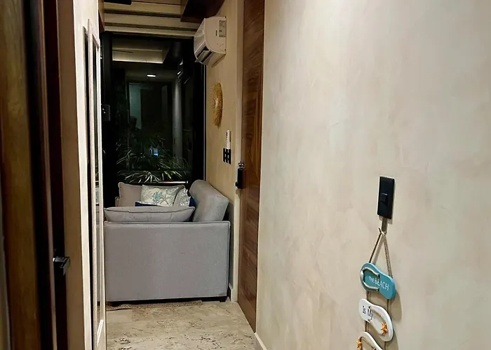 Apartment Across From The With 2 Pools & Jungle Vibes *