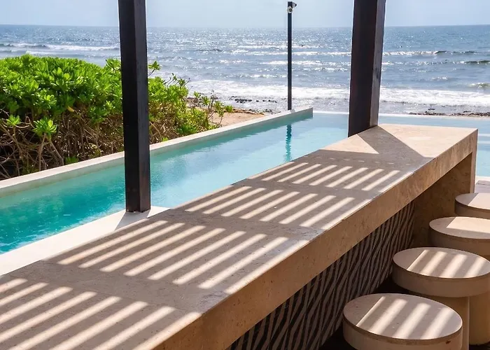 Apartment Across From The With 2 Pools & Jungle Vibes *
