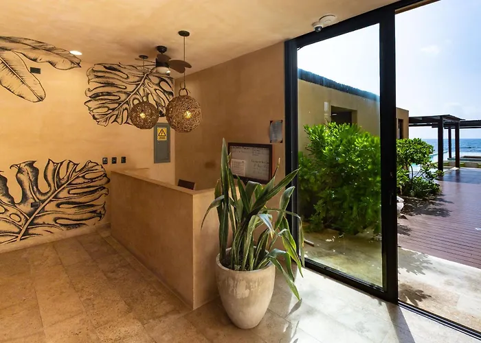 Apartment Across From The With 2 Pools & Jungle Vibes